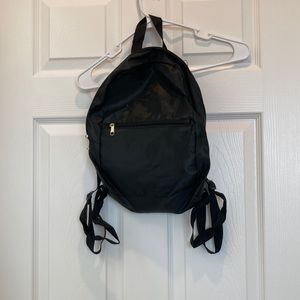 Small Black Blackpack